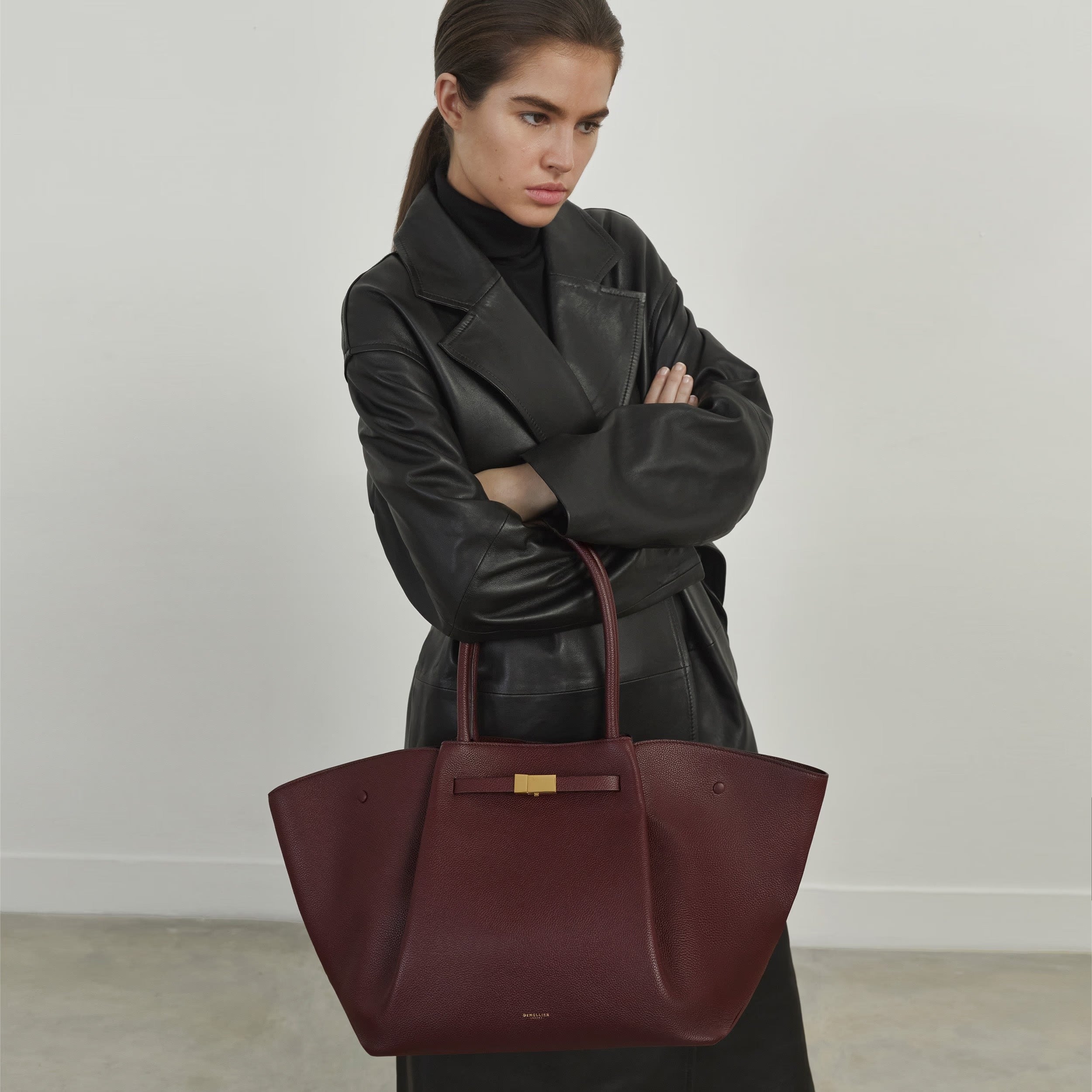 Demellier New York Midi Grain - Burgunderrot